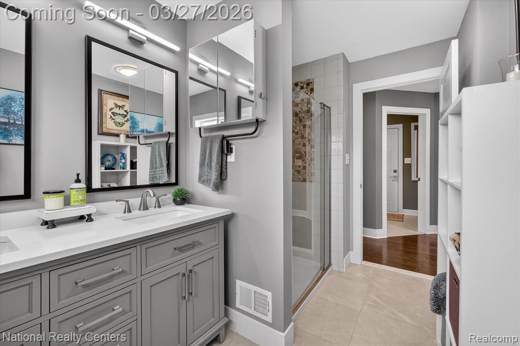 946 Dunreath Street, Wolverine Lake, MI 48390 — Photo 18