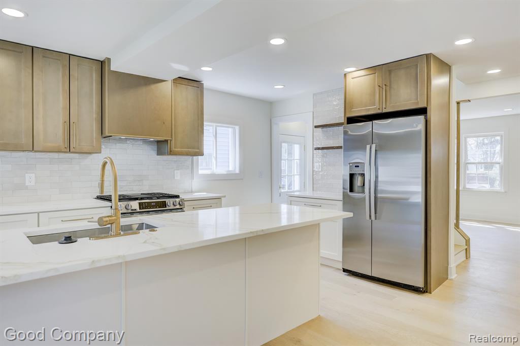 23 Fairwood Boulevard, Pleasant Ridge, MI — Photo 19