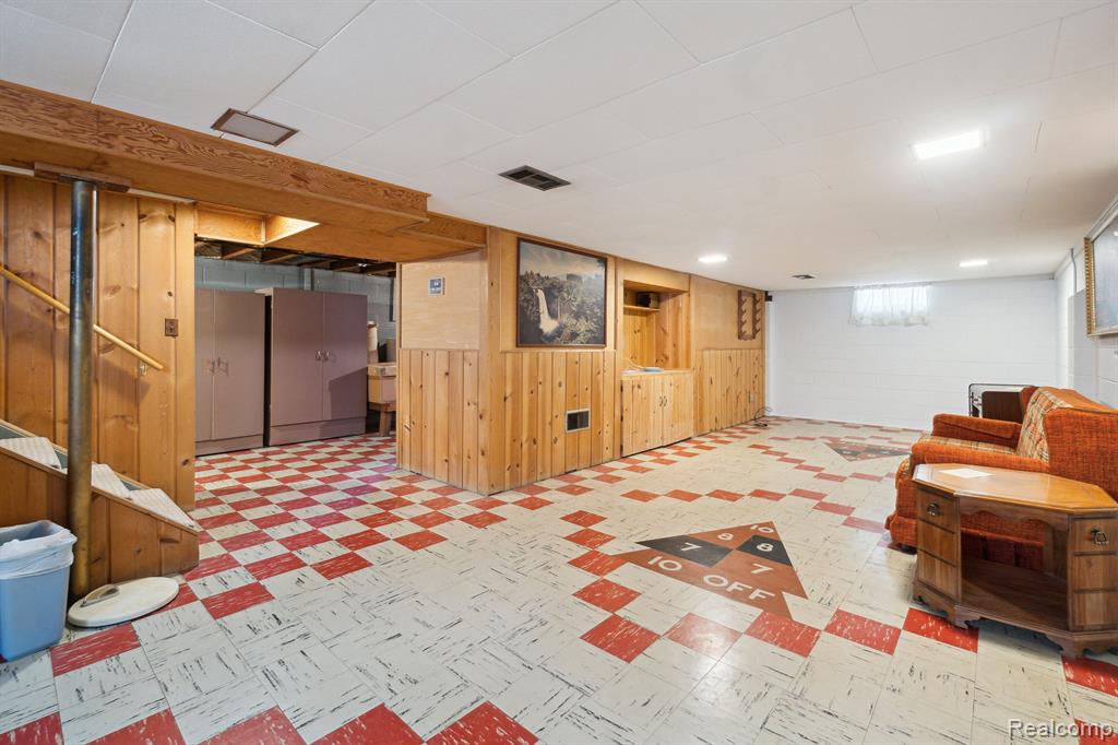 4240 BRISTOLWOOD Drive, Flint, MI 48507 — Photo 9