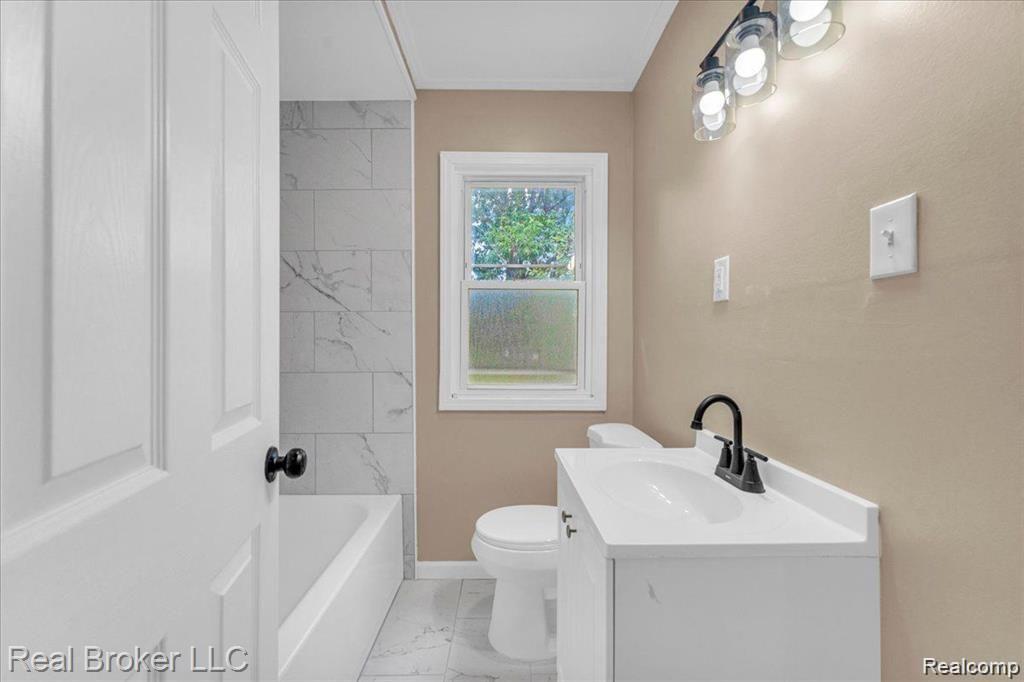 9715 WOODBINE, Redford, MI 48239 — Photo 10