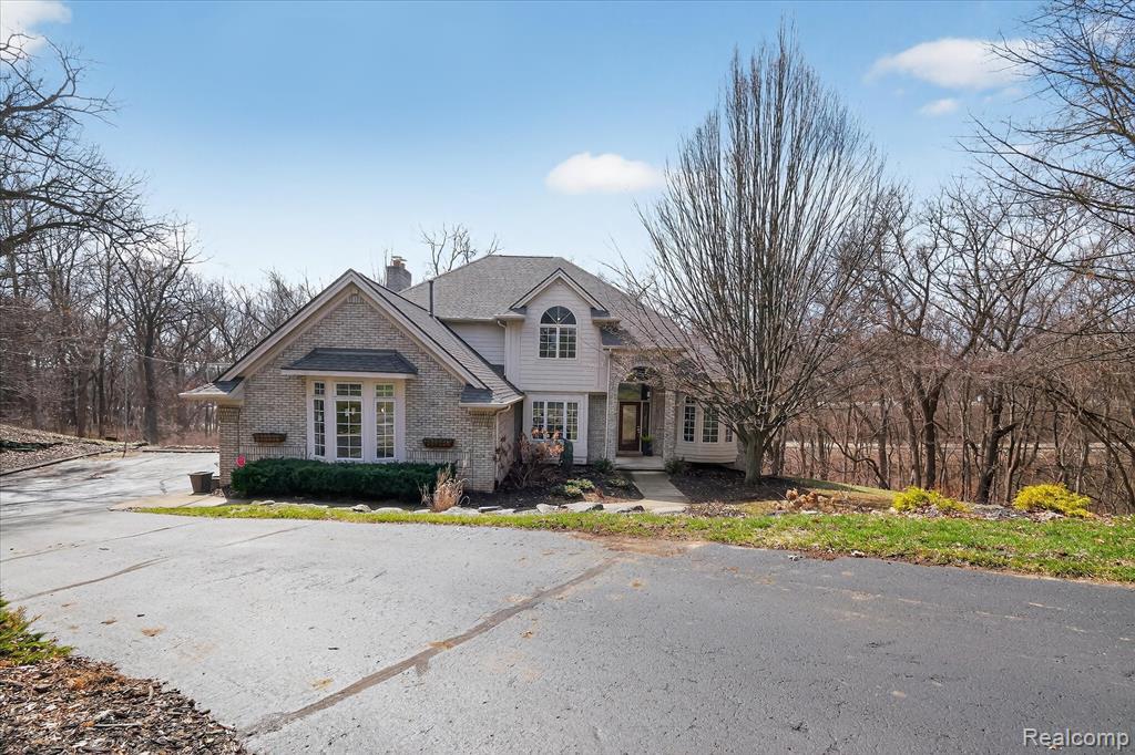 10384 Overhill Drive, Brighton, MI 48114 — front exterior