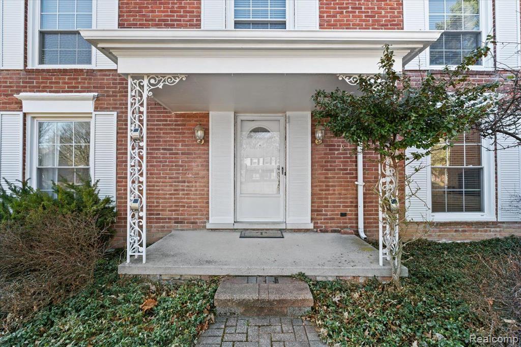 5888 RED COAT Lane, West Bloomfield, MI — Photo 4
