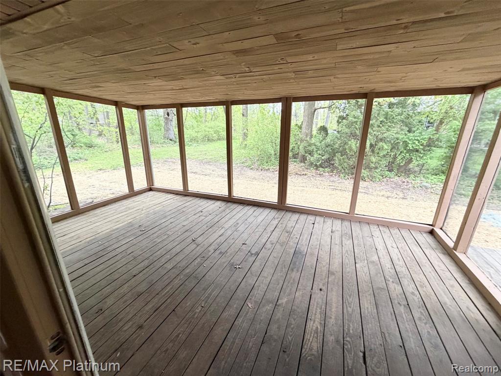 2482 Livernois Drive, Howell, MI 48843 — Photo 25