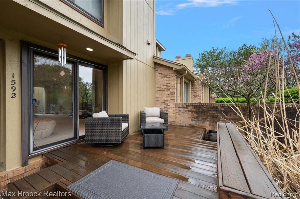 1592 S Hill Circle, Bloomfield Hills, MI 48304 — Photo 3