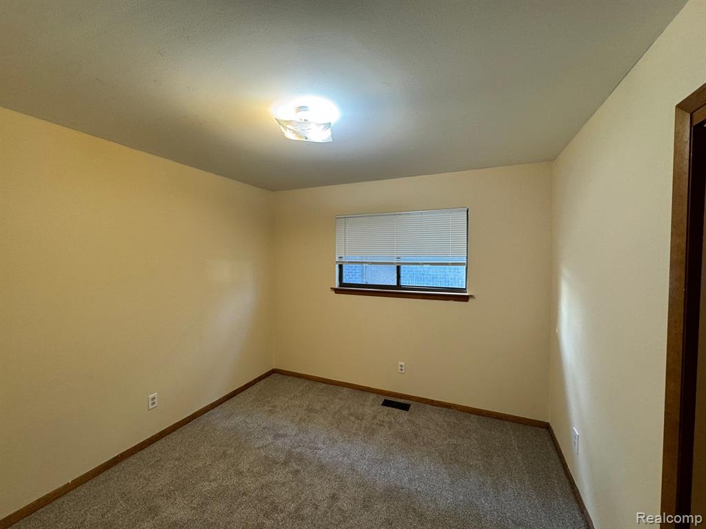 6030 WHITEFIELD Street, Dearborn Heights, MI 48127 — Photo 7