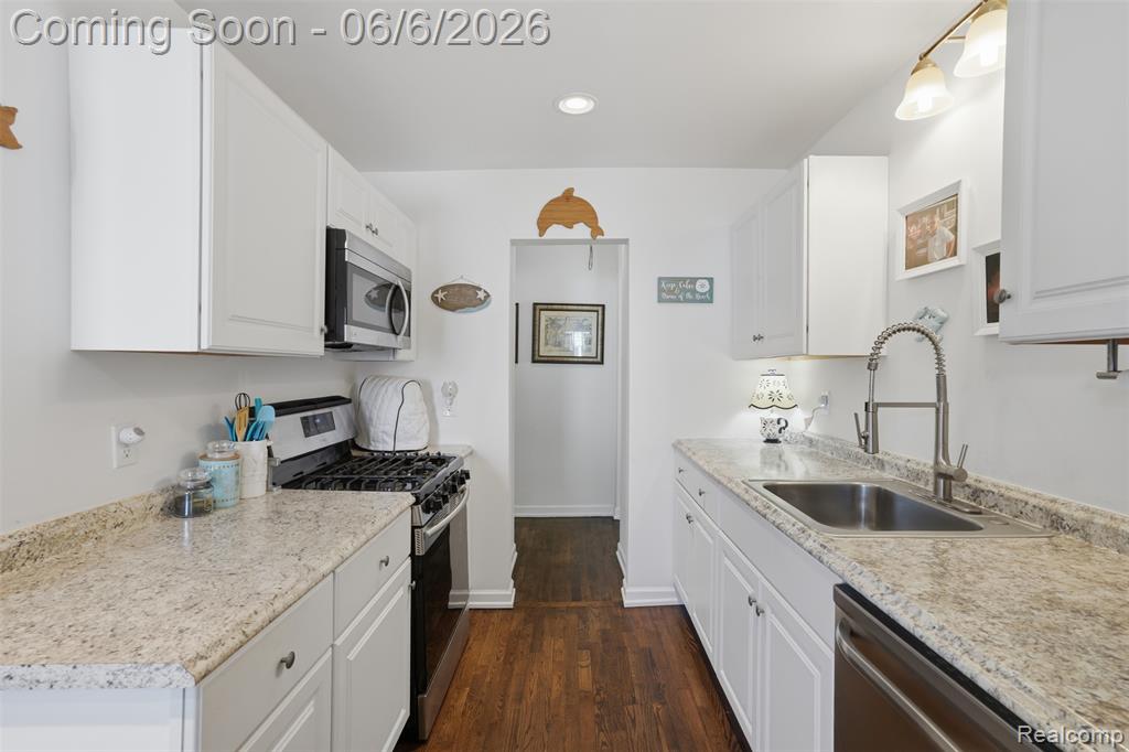 425 W Caroline Street, Fenton, MI 48430 — Photo 8