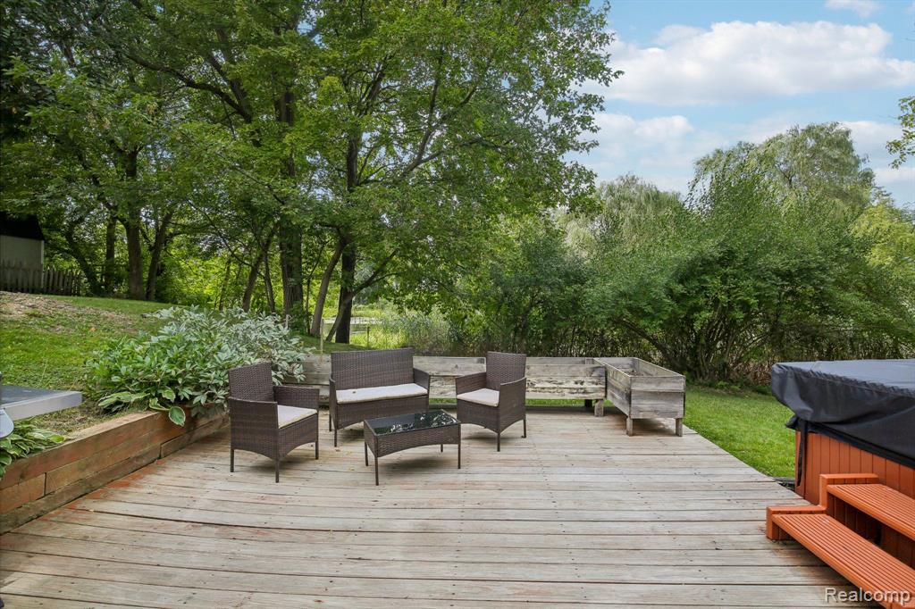 895 N CONKLIN Road, Lake Orion, MI 48362 — Photo 4