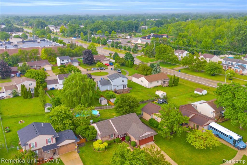 43488 LAURELWOOD, Canton, MI 48187 — Photo 32