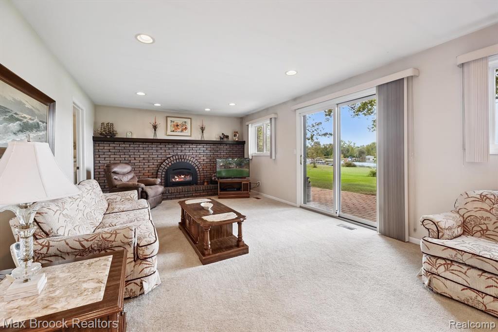 6026 Venice Drive, Commerce Twp, MI 48382 — Photo 13