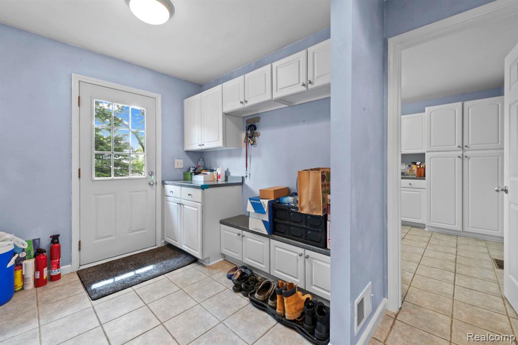 871 Spartan Drive, Rochester Hills, MI 48309 — Photo 18