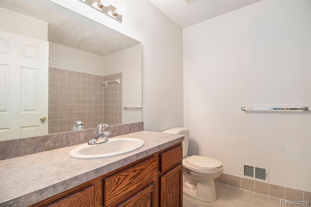 29500 NOTTINGHAM Court, 55, Livonia, MI 48152 — Photo 17