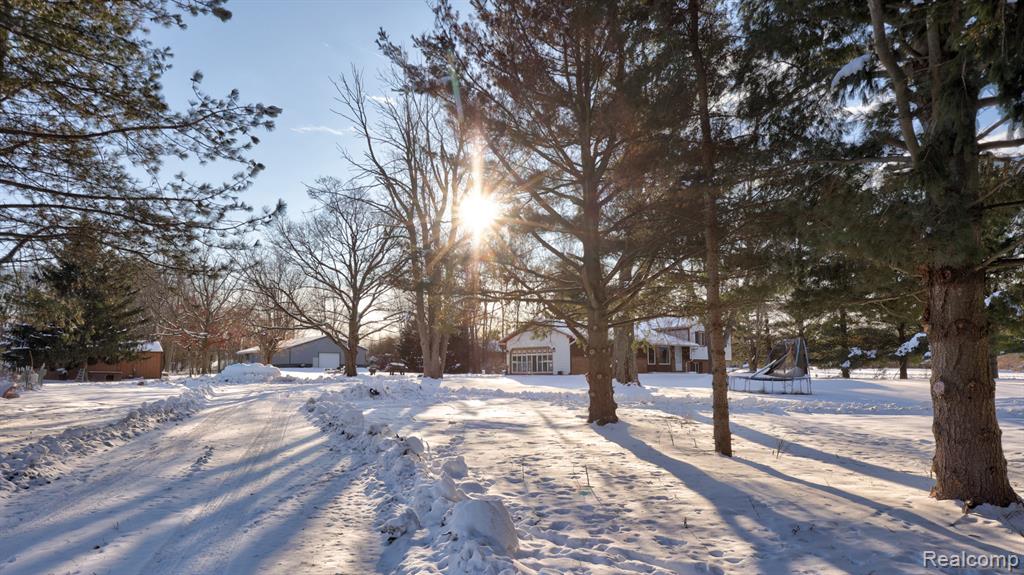 237 W Castle Road, Fostoria, MI 48435 — front exterior
