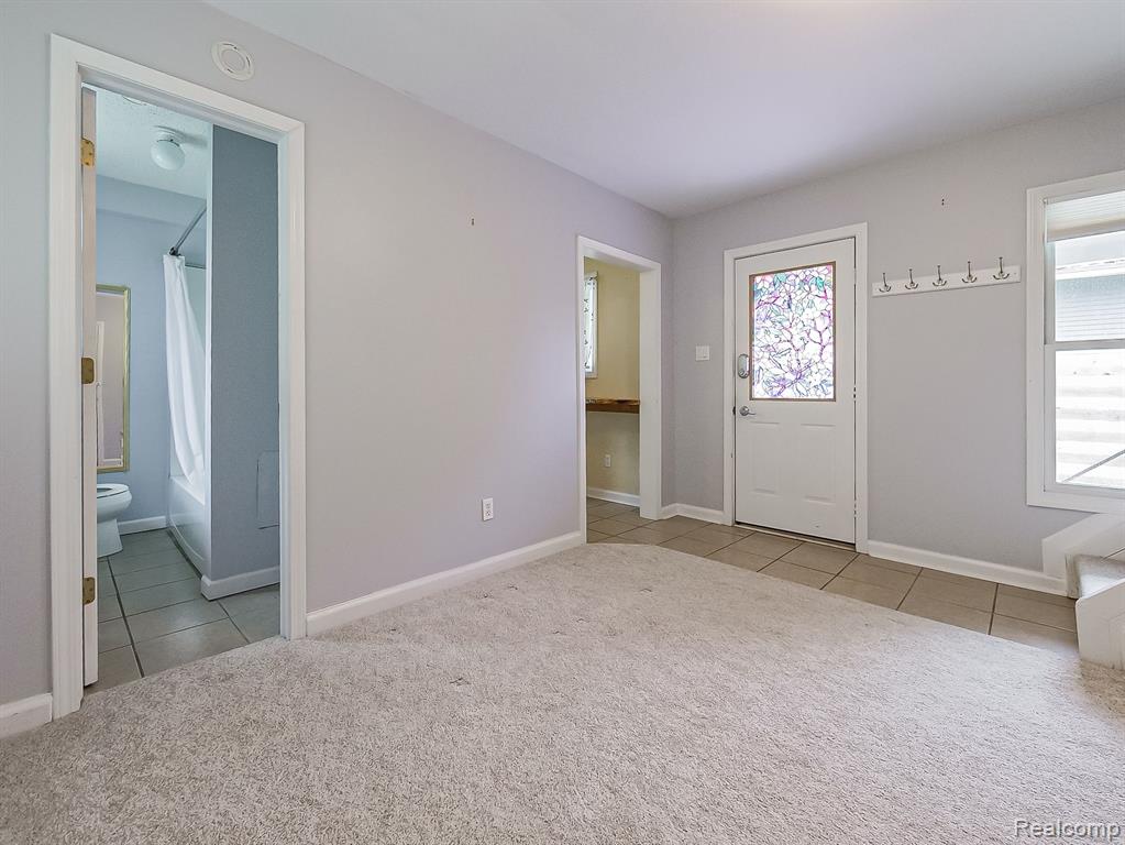 654 HICKORY unit 2 Street, Milford, MI 48381 — Photo 11