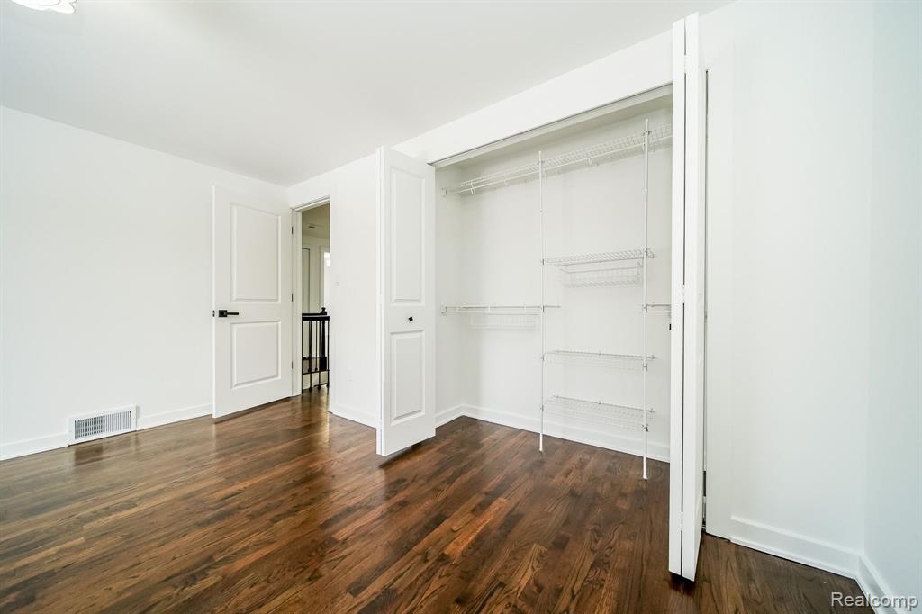 7359 SAINT AUBURN Drive, Bloomfield Hills, MI 48301 — Photo 53