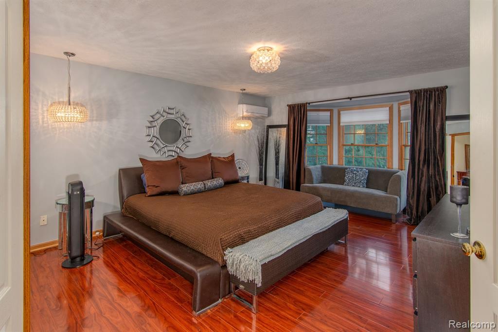 8714 GLEN HAVEN Drive, Howell, MI 48843 — Photo 18