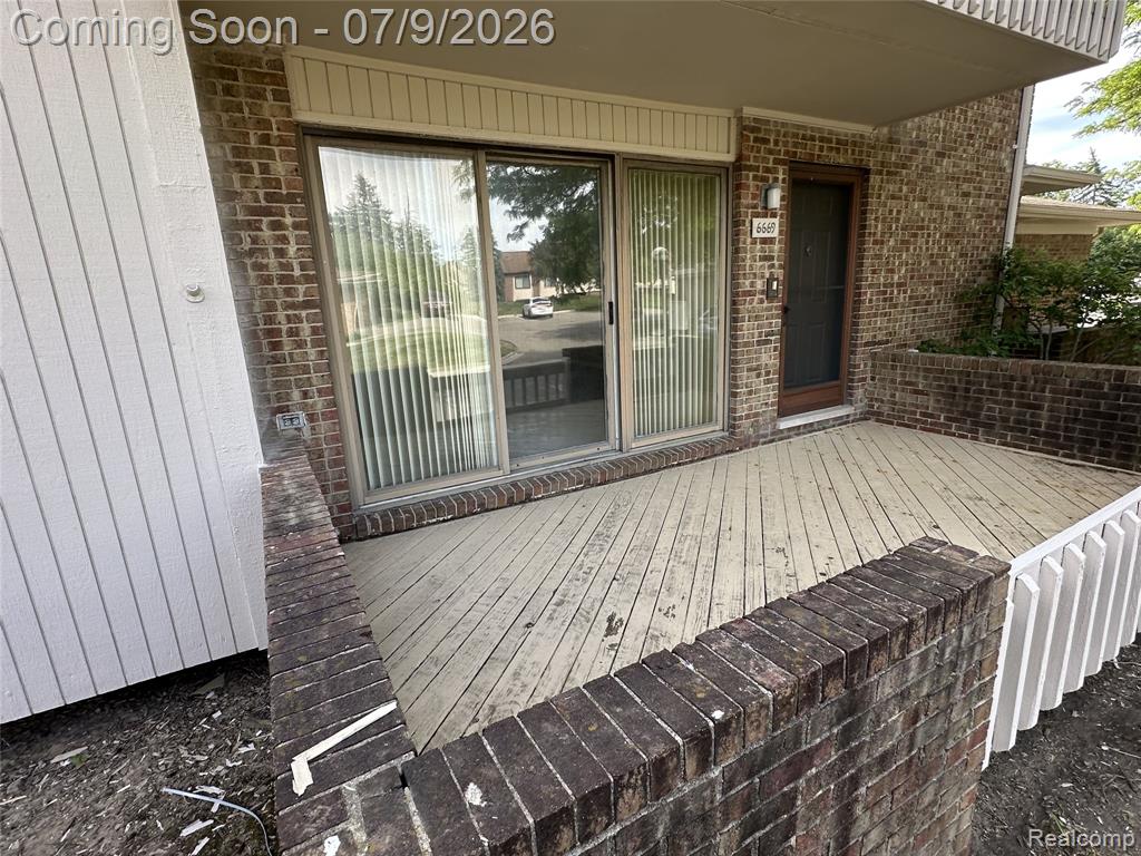 6669 Maple Lakes Drive, West Bloomfield, MI — Photo 2