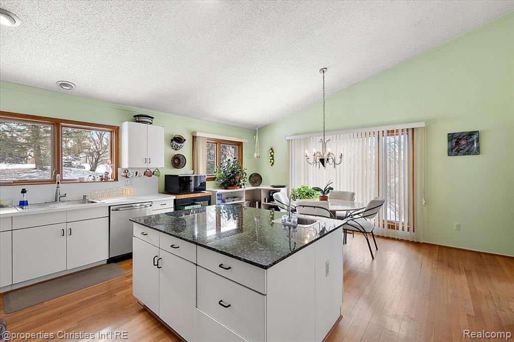 1808 Moors Court, Bloomfield Hills, MI, 48302