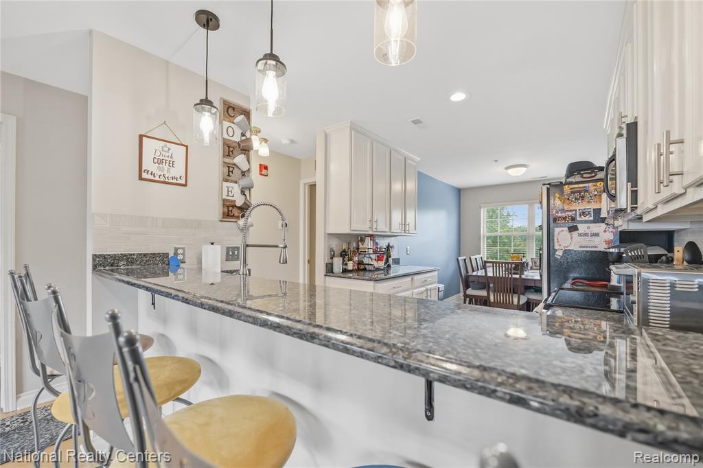 128 Sandy Lane, Walled Lake, MI 48390 — Photo 29