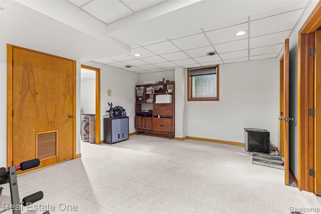 18191 Country Club Circle, Riverview, MI 48193 — Photo 48