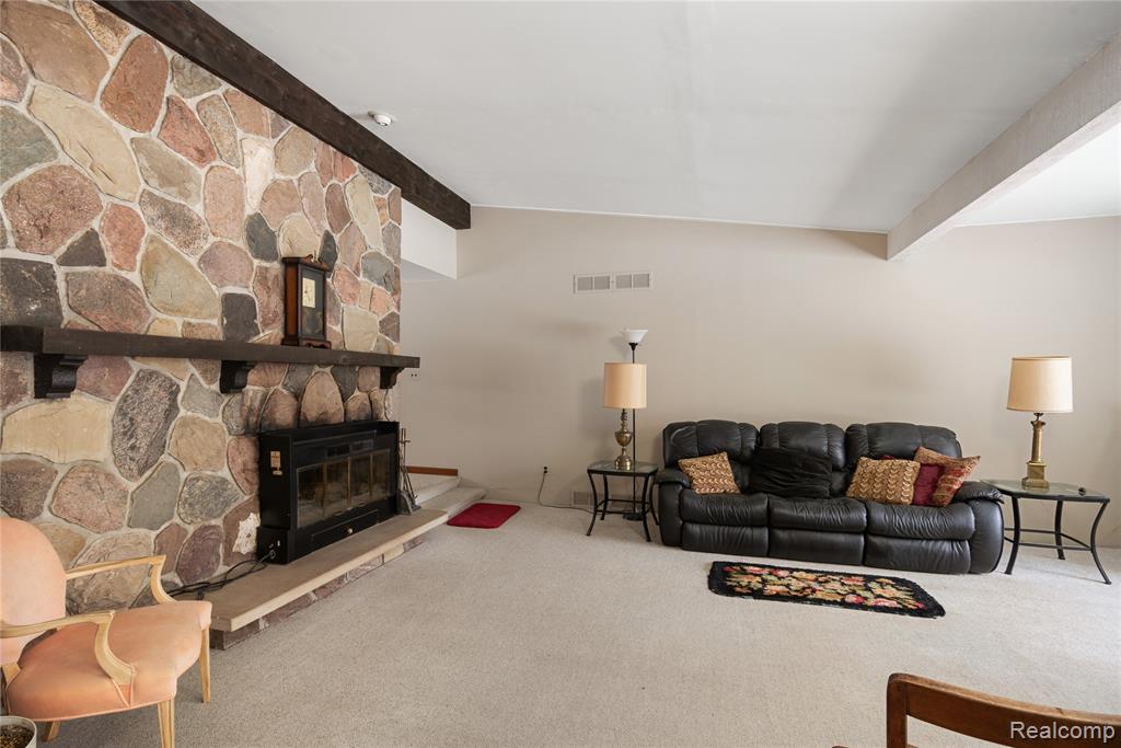 12155 Spencer Road, Milford, MI 48380 — Photo 7