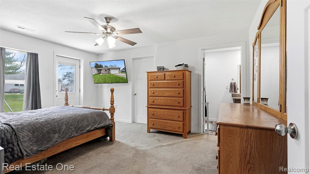 15586 Pine Street, Monroe, MI 48161 — Photo 16