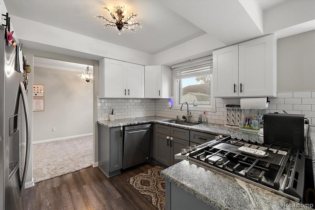43456 Hartwick Drive, Sterling Heights, MI 48313 — Photo 14