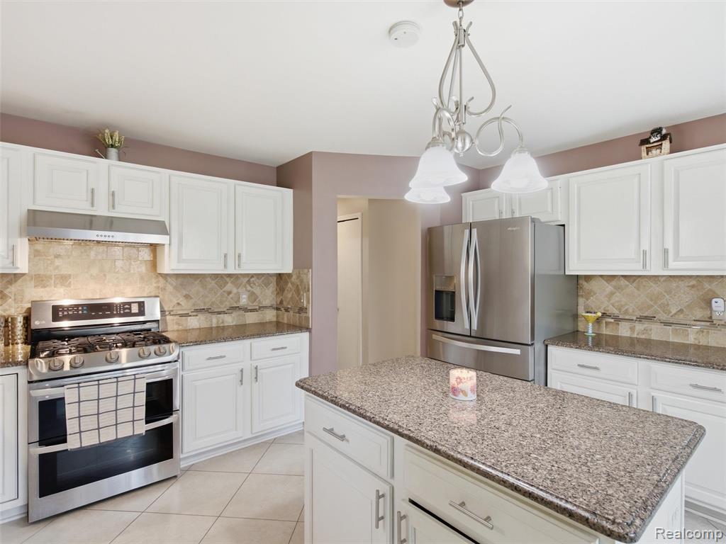 48507 Montelepre Drive, Utica, MI 48315 — Photo 22