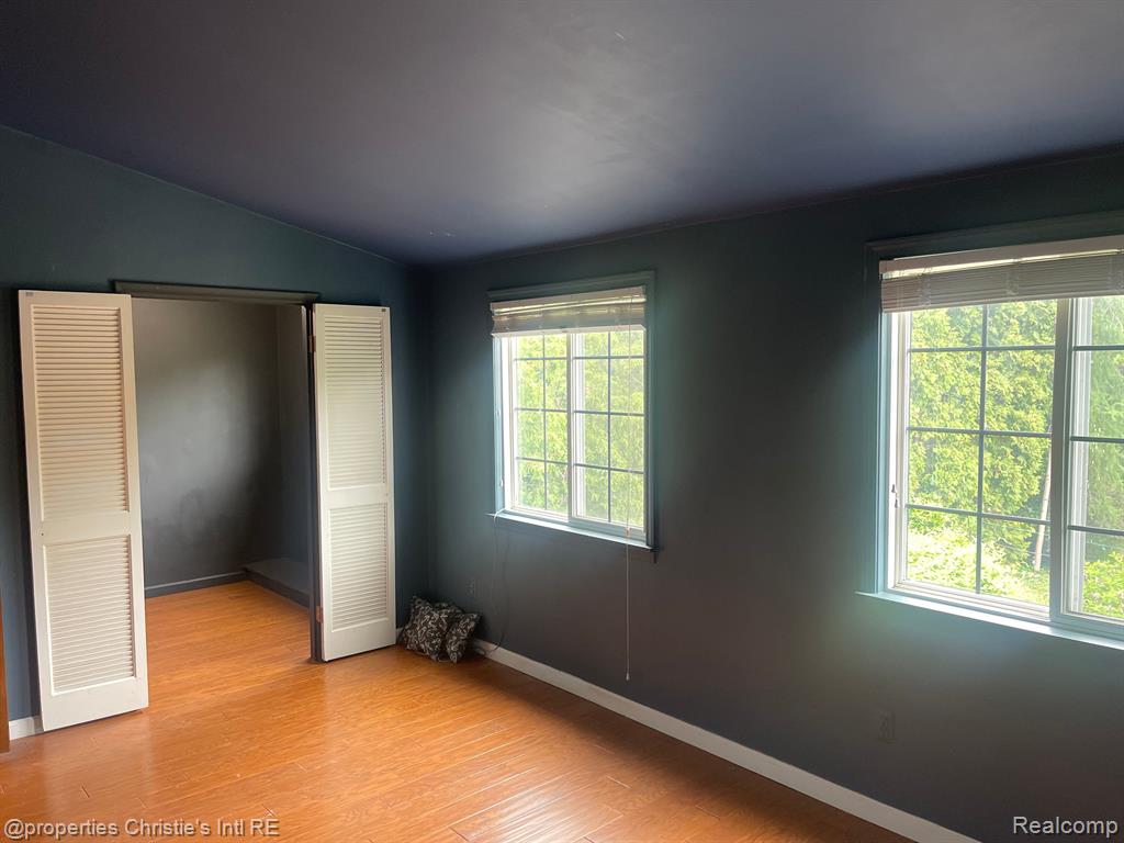 532 SAINT CLAIR Street, Grosse Pointe, MI 48230 — Photo 32