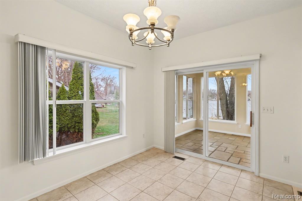 2853 Rubbins Road, Howell, MI 48843 — Photo 9