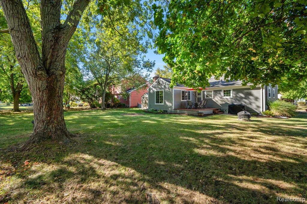 2066 Teaneck Circle, Wixom, MI 48393 — Photo 41