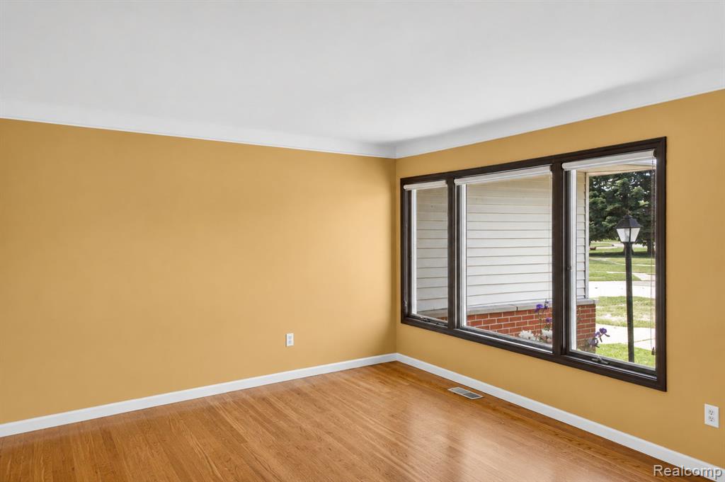 31822 Slumber Lane, Fraser, MI 48026 — Photo 12