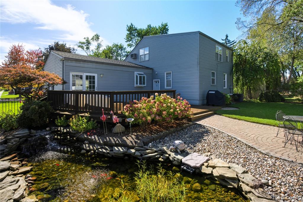 10404 Hart Avenue, Huntington Woods, MI — Photo 5