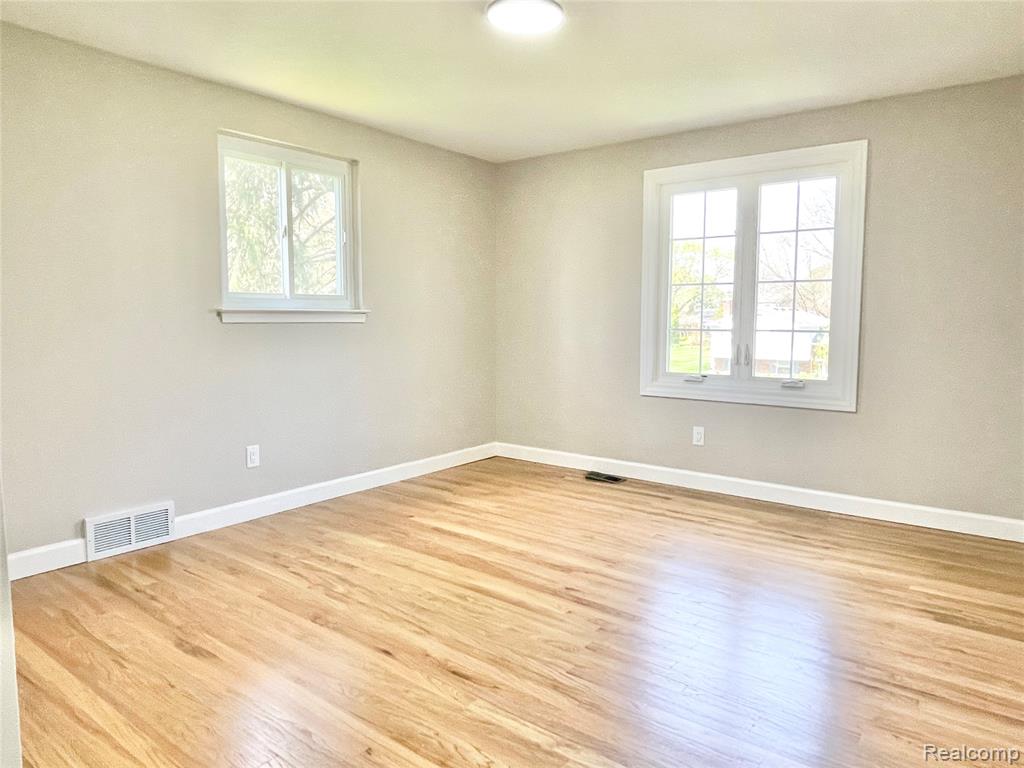 600 SEDGEFIELD Drive, Bloomfield Hills, MI 48304 — Photo 23