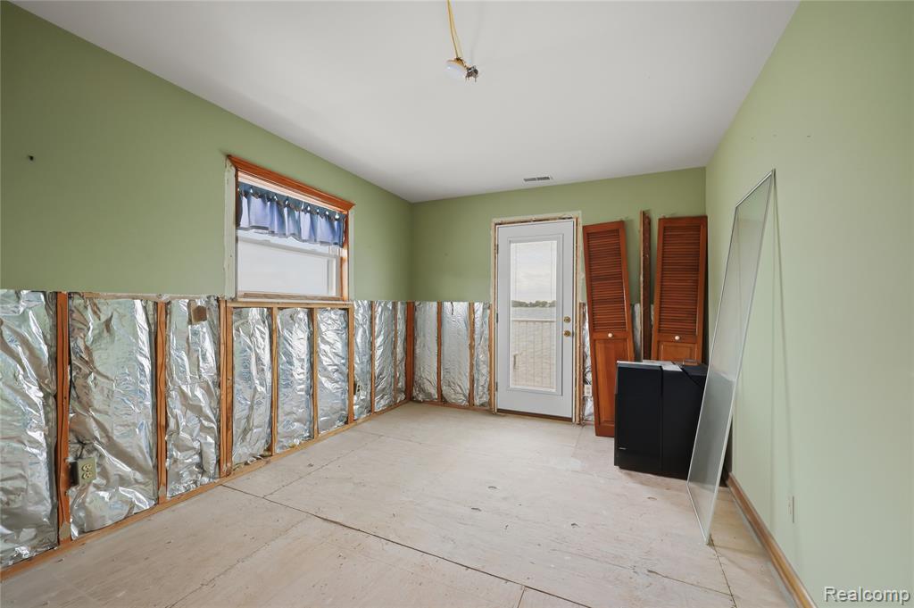 5557 Pointe Dr. Drive, East China, MI — Photo 10