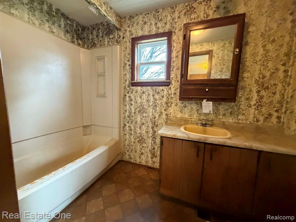 1653 E Pinconning Road, Pinconning, MI 48650 — Photo 26