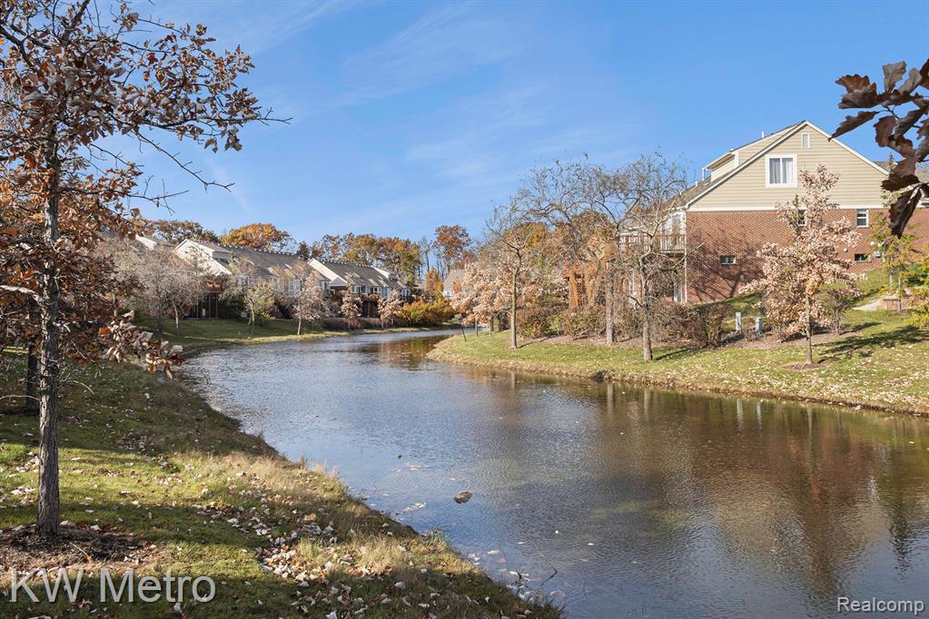 40637 LENOX PARK Drive, Novi, MI 48377 — Photo 26