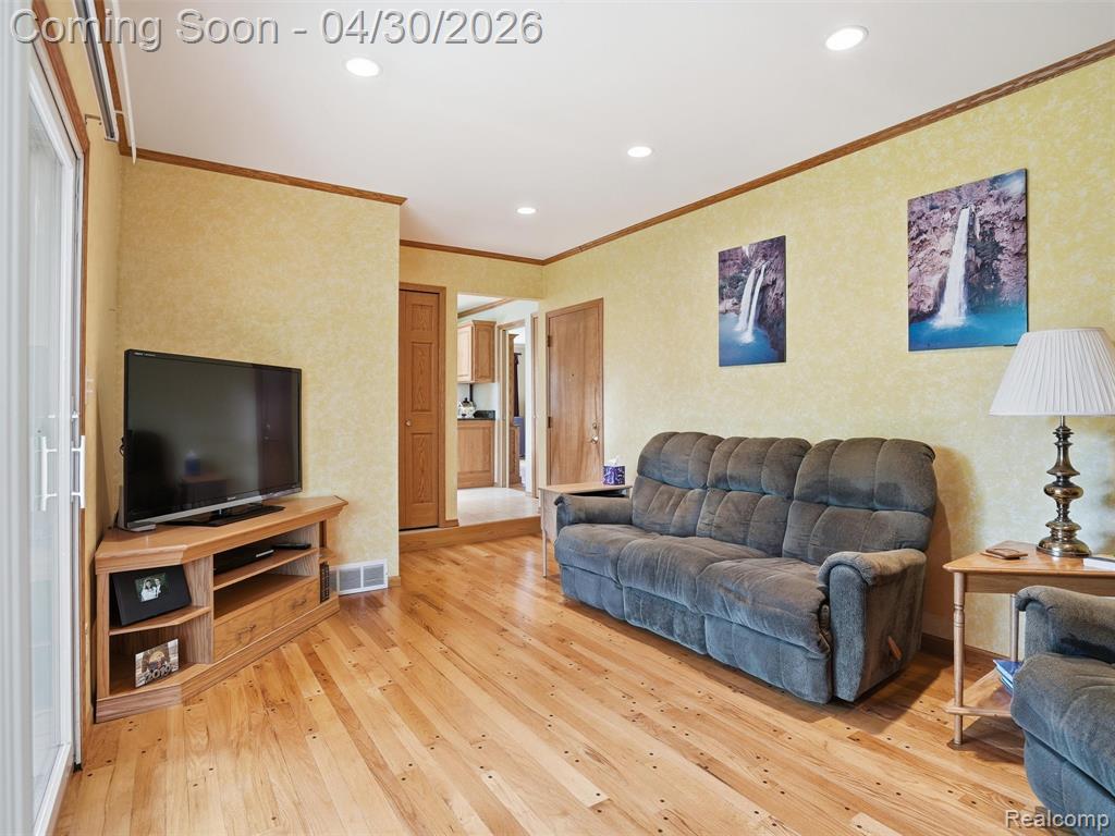 21222 Larkspur Street, Farmington, MI 48336 — Photo 14