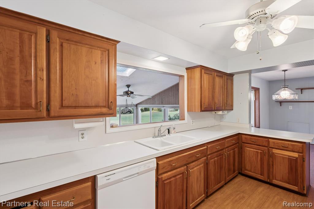 6505 Strawberry Lake Road, Hamburg, MI — Photo 17