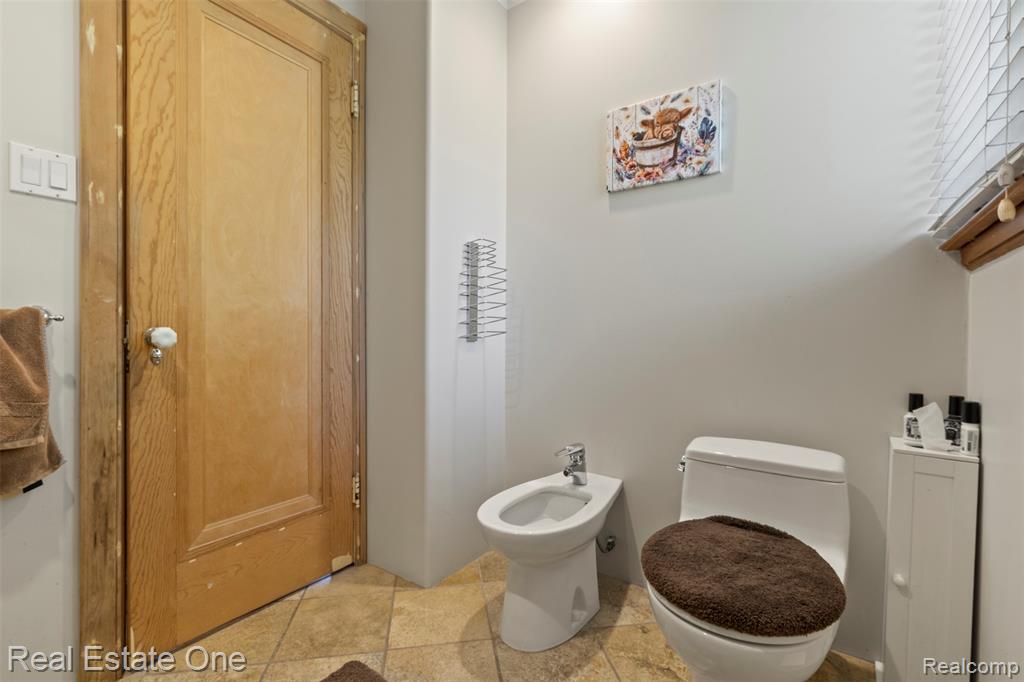 939 S HIGHLAND Street, Dearborn, MI 48124 — Photo 29