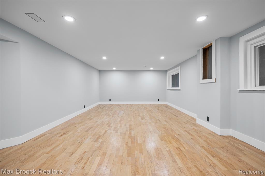 2724 Alveston Drive, Bloomfield, MI 48304 — Photo 35