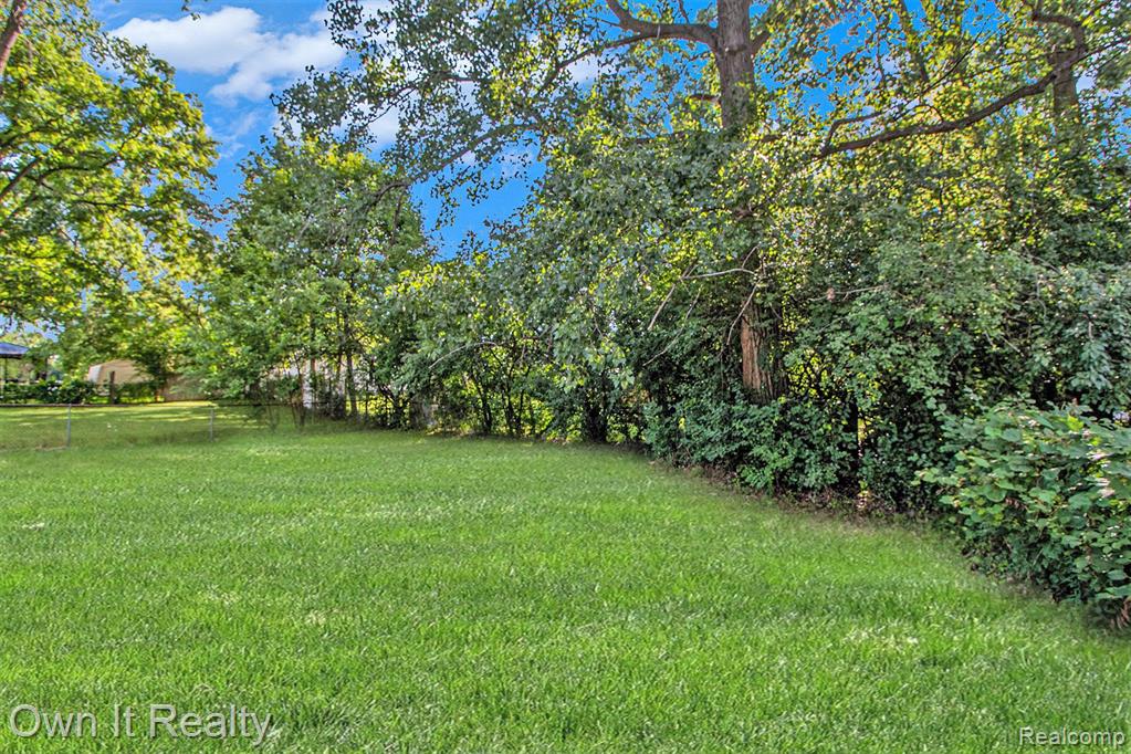2188 HEMLOCK Drive, Ann Arbor, MI 48108 — Photo 24