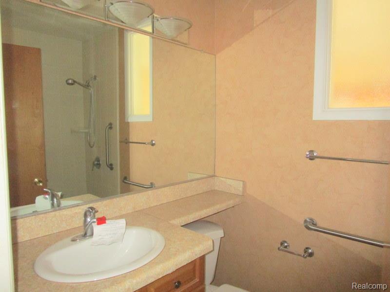 4460 Buckingham, Warren, MI 48092 — Photo 11