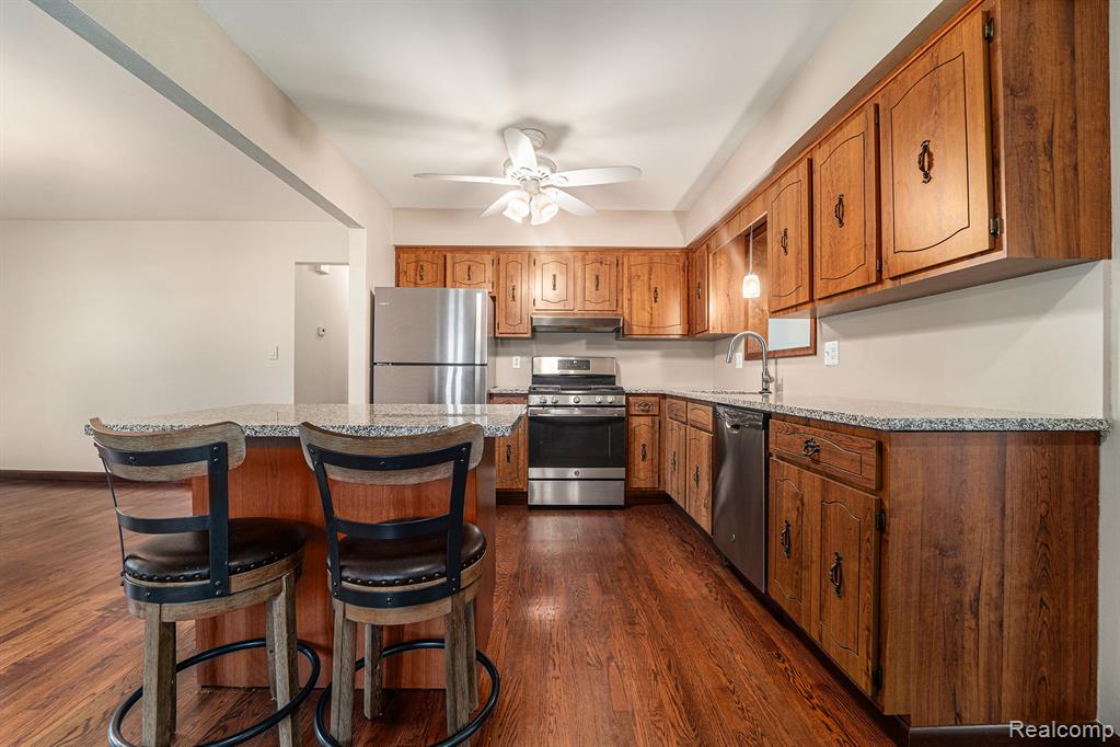 8231 Doncaster Drive, Sterling Heights, MI 48312 — Photo 11