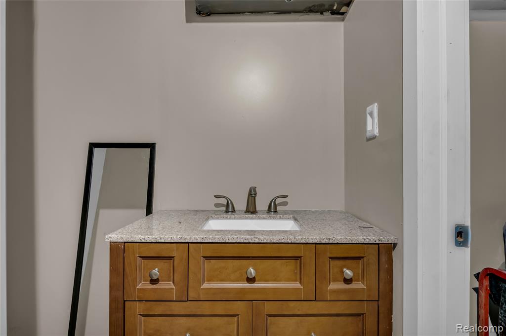 245 N Walnut Street, Mount Clemens, MI 48043 — Photo 23