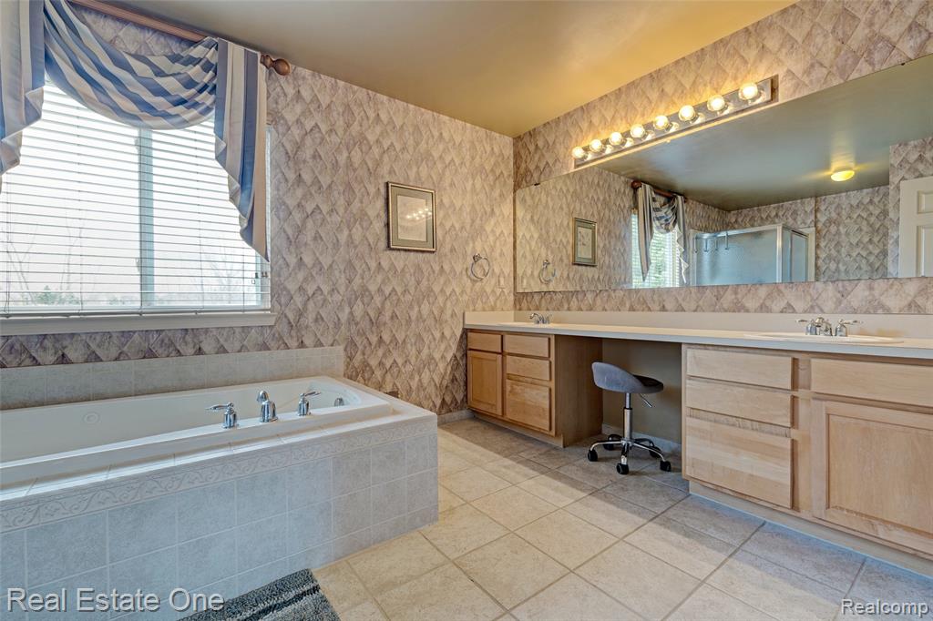 650 Eastlake Trail, Oxford, MI 48371 — Photo 25