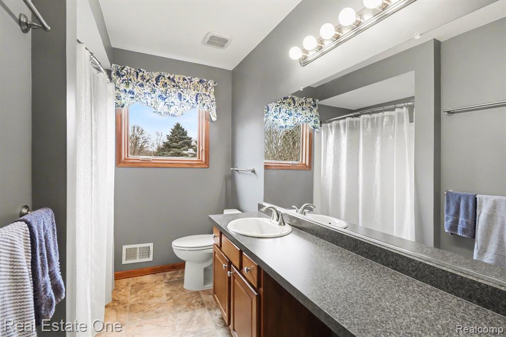 5045 Ashford Road, Clarkston, MI 48348 — Photo 27