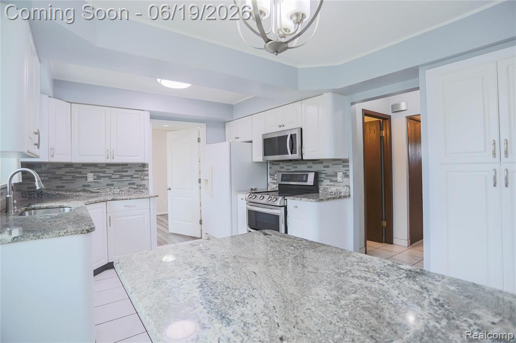4788 Bloomfield Drive, Sterling Heights, MI 48310 — Photo 13