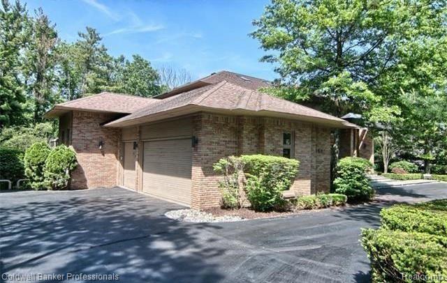 4692 W Wickford, Bloomfield Hills, MI 48302 — Photo 57