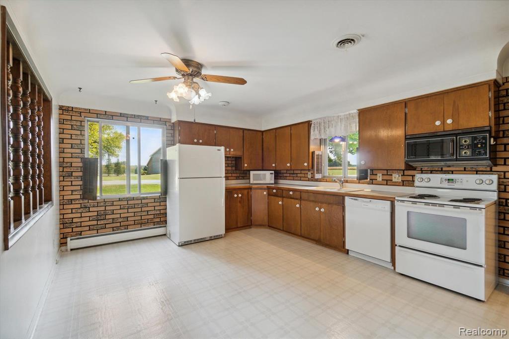 9990 E NEWBURG Road, Durand, MI 48429 — Photo 12