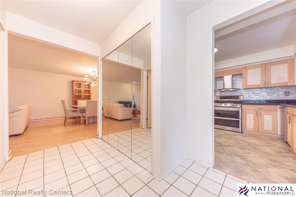 29705 Pine Ridge Circle, 35, Farmington Hills, MI 48331 — Photo 28